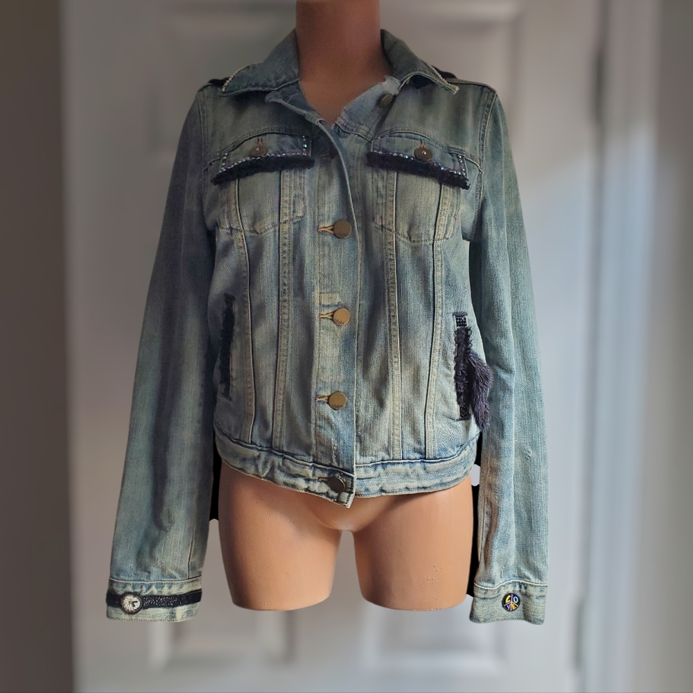 GAP 1969 Womens Denim Trucker Jacket S 4-Pockets Light Denim Heavily Emb…